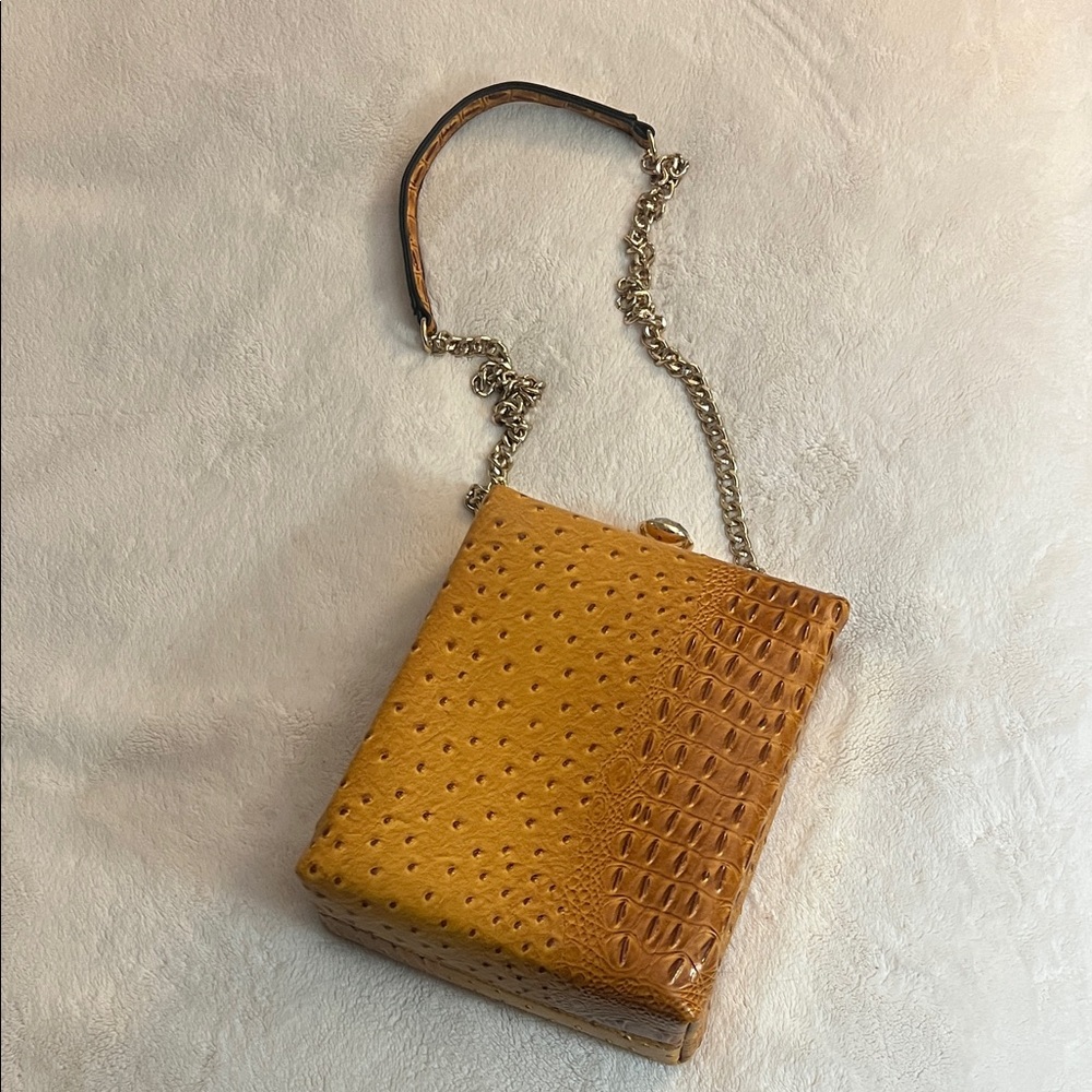 Chic Tan Crossbody Bag with Chain Strap